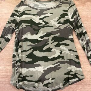 CAMO AEROPOSTALE PERFECTLY SOFT LONG SLEEVE CREW NECK